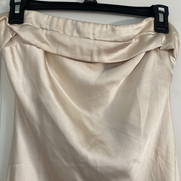 Size small, worn once for work event - Picture 2 of 4